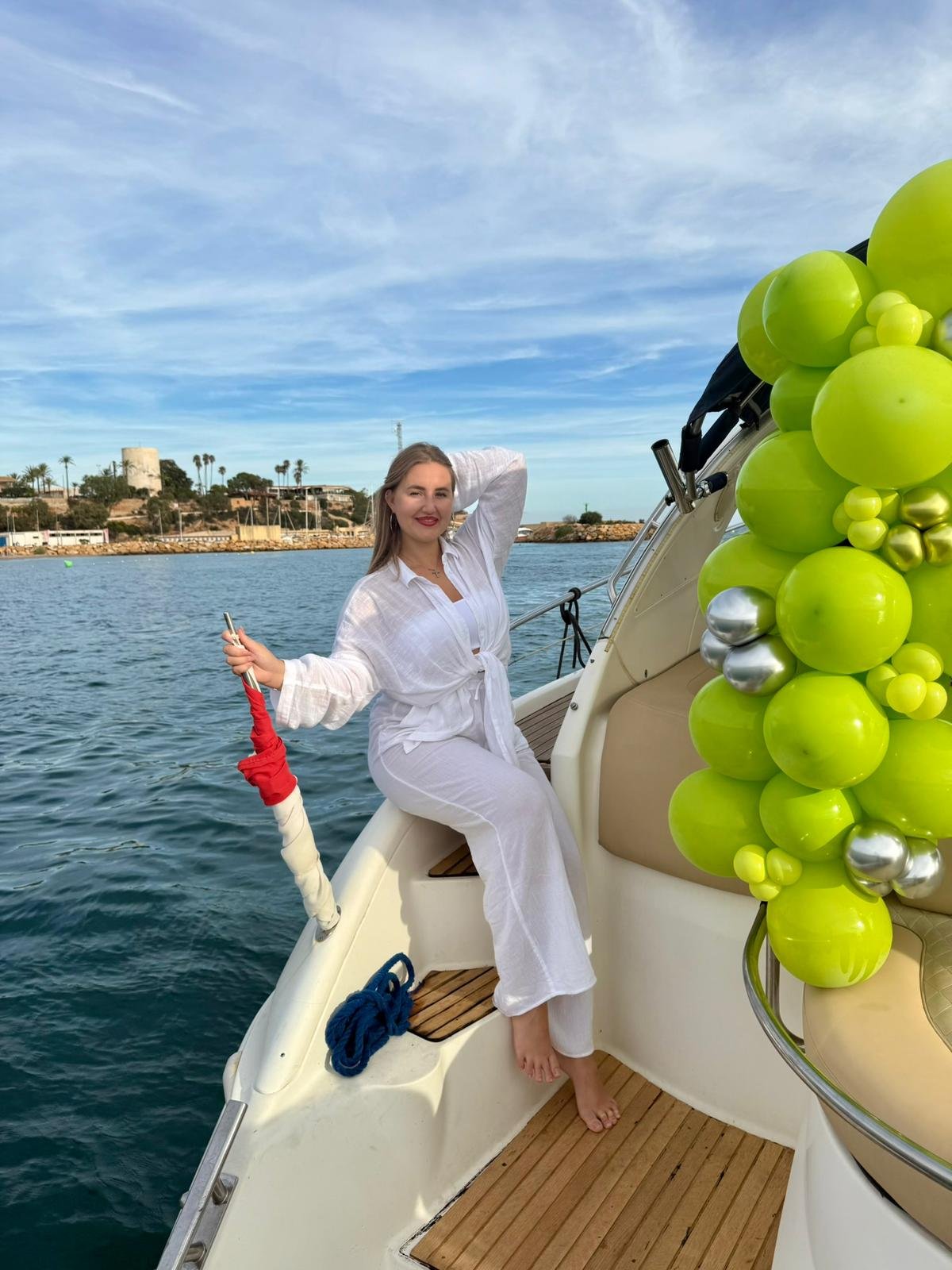 Una fiesta de cumpleaños en un yate image 7