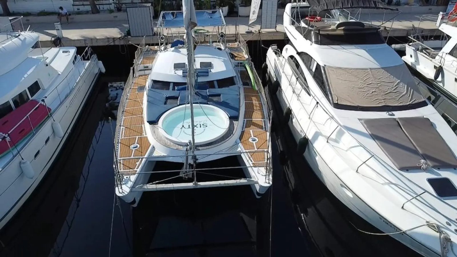 Catamarán Arrecife image 3