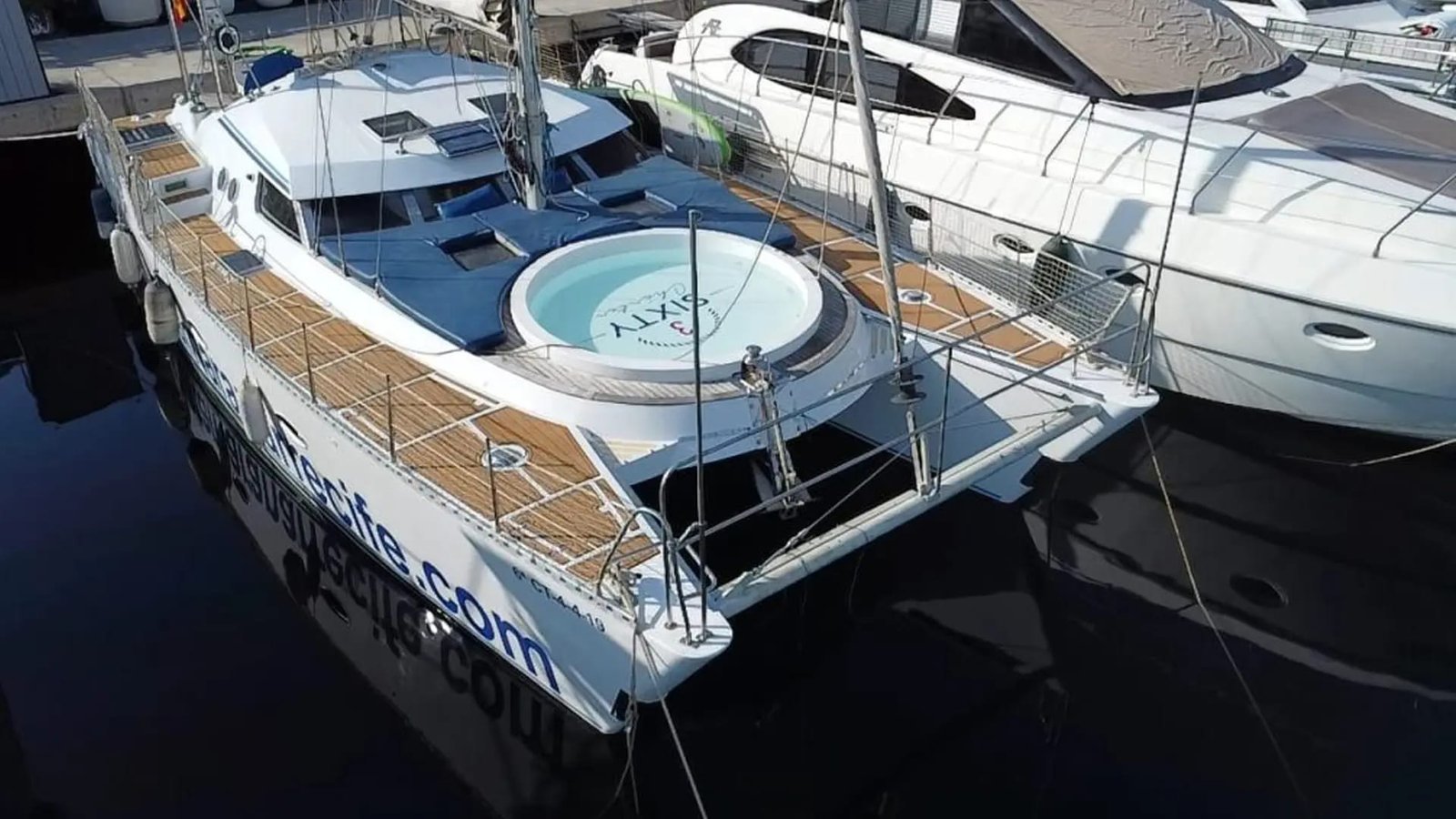 Catamarán Arrecife image 4