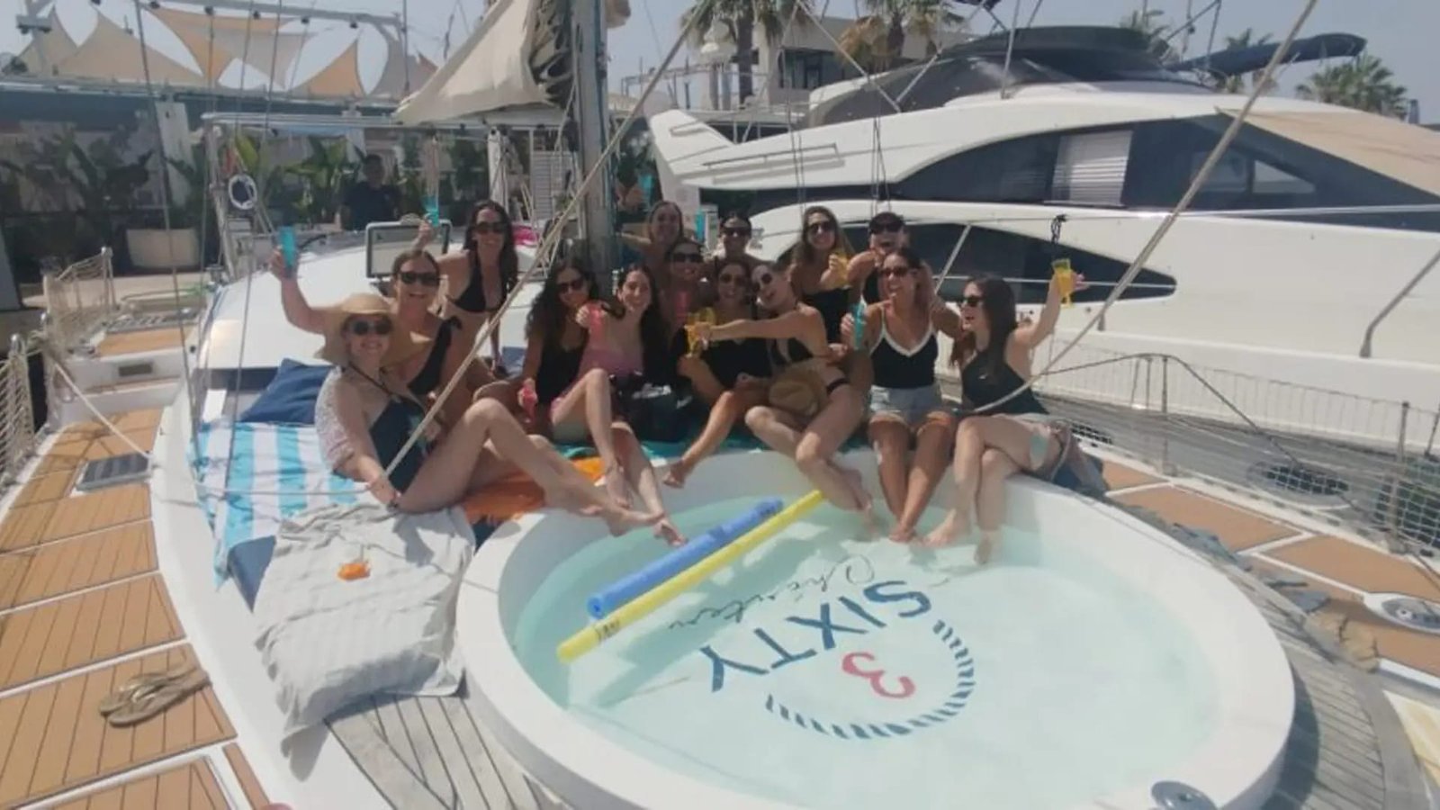 Catamarán Arrecife image 5