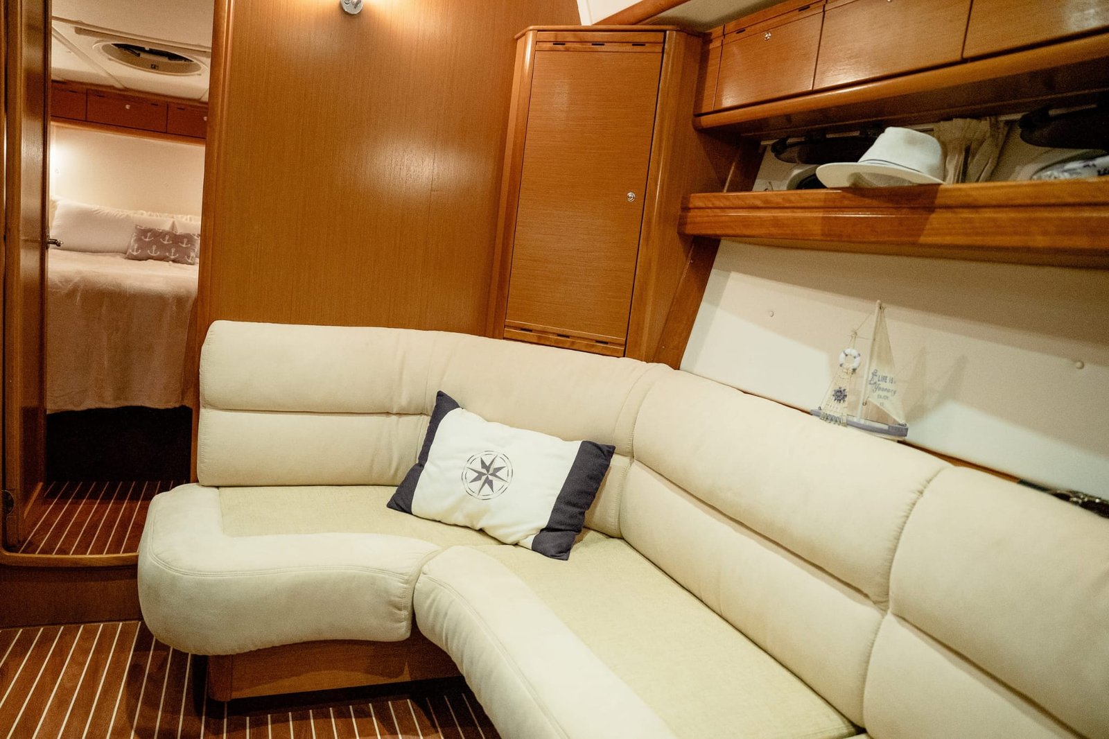 Bavaria 42 Sport image 10